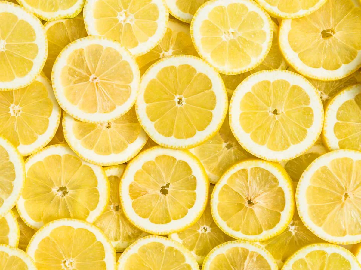 Many thin lemon slices overlapping edge to edge